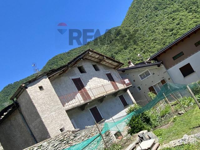 Villa Indipendente in vendita a Casargo, Lombardia