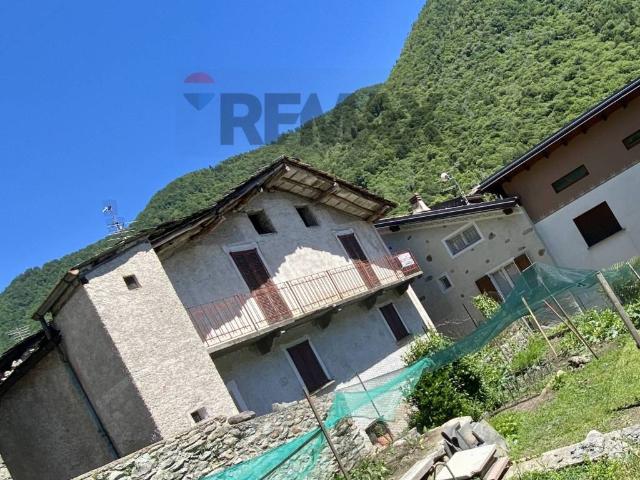 Villa Indipendente in vendita a Casargo, Lombardia