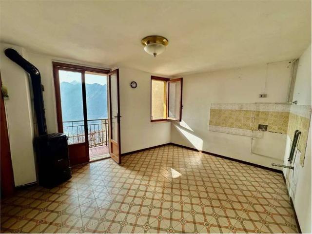 Villa Indipendente in vendita a Casargo, Lombardia