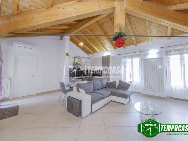 Villa Indipendente in vendita a Unione dei Comuni I Fontanili, Casarile
