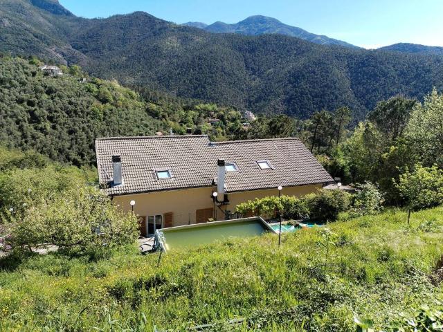Villa Indipendente in vendita a Verici superiore, Casarza Ligure