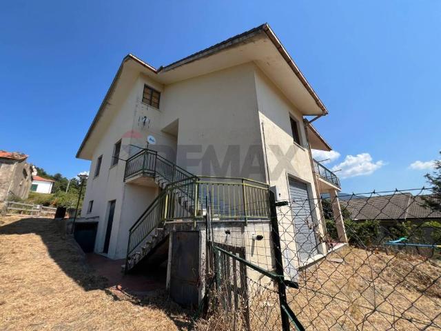 Villa Indipendente in vendita a Verici inferiore, Casarza Ligure