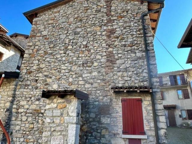 Villa Indipendente in vendita a Casazza, Lombardia
