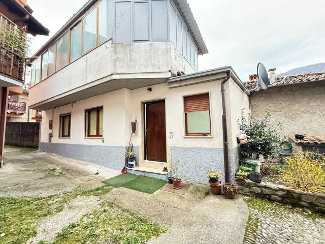 Villa Indipendente in vendita a Casazza, Lombardia