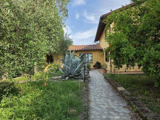 Villa Indipendente in vendita a Casciana Terme Lari, Perignano