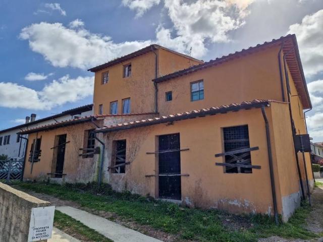 Villa Indipendente in vendita a Casciana Terme Lari, Perignano