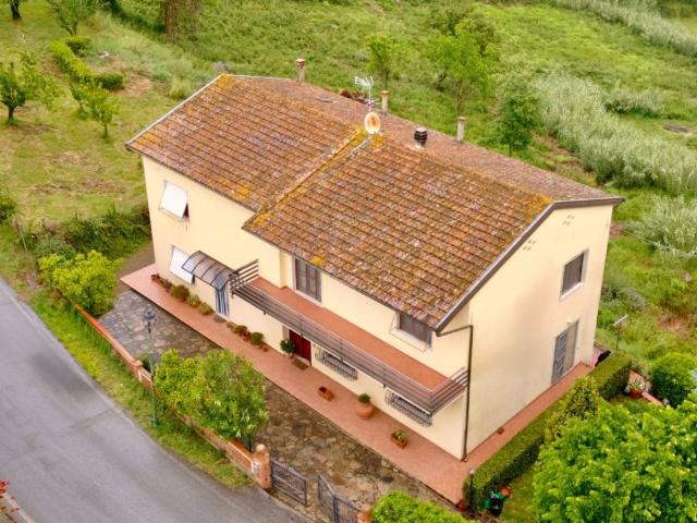 Villa Indipendente in vendita a Casciana Terme Lari, Cevoli
