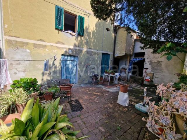 Villa Indipendente in vendita a Crespina Lorenzana, Crespina