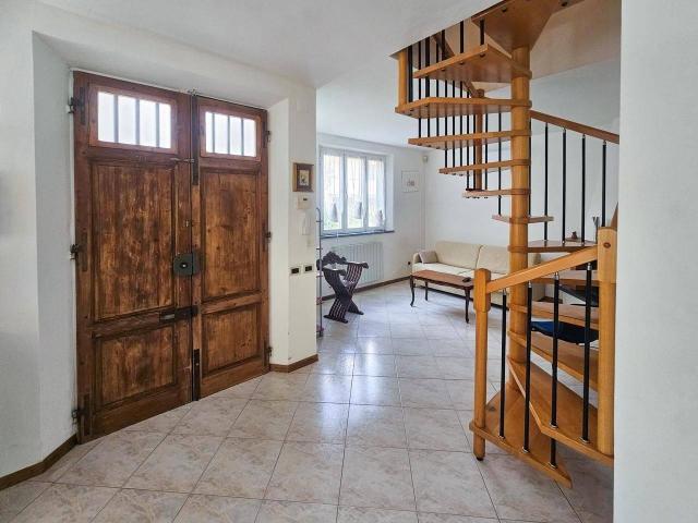 Villa Indipendente in vendita a Navacchio, Cascina