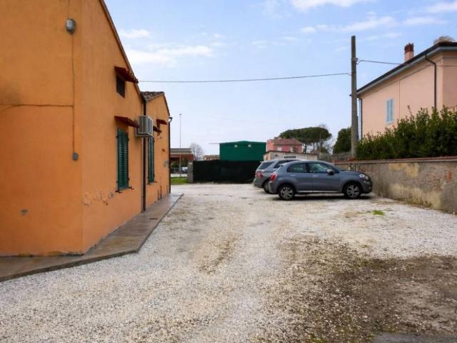 Villa Indipendente in vendita a San Donato, Cascina