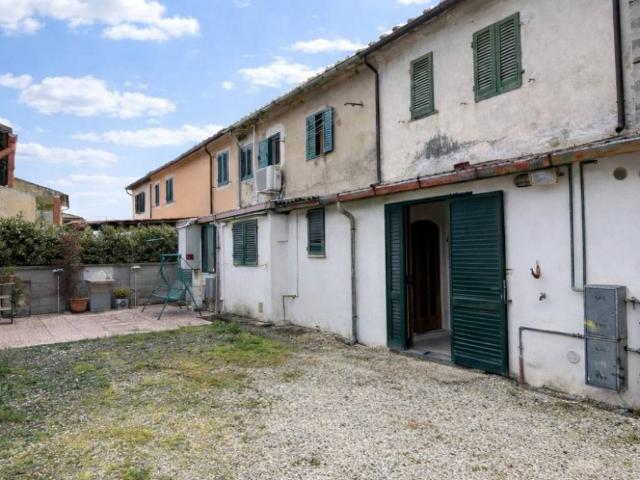 Villa Indipendente in vendita a San Donato, Cascina