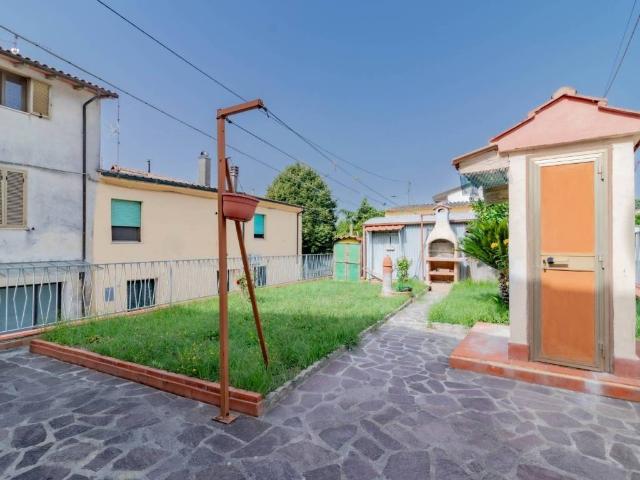 Villa Indipendente in vendita a San Frediano a Settimo, Cascina