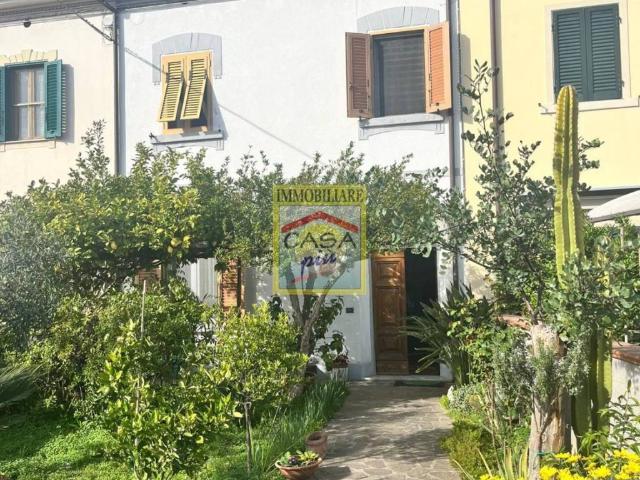 Villa Indipendente in vendita a San Donato, Cascina