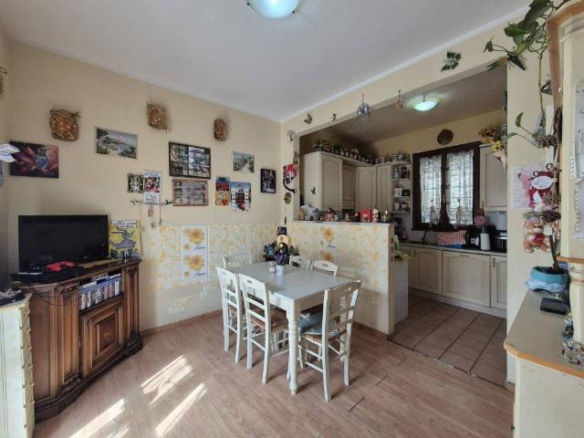 Villa Indipendente in vendita a Navacchio, Cascina