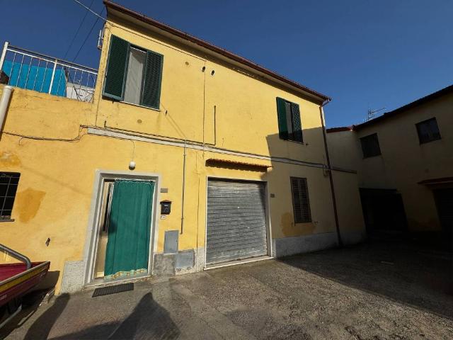Villa Indipendente in vendita a San Frediano a Settimo, Cascina
