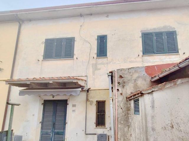 Villa Indipendente in vendita a San Prospero, Cascina