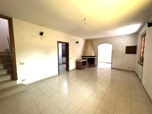 Villa Indipendente in vendita a San Prospero, Cascina