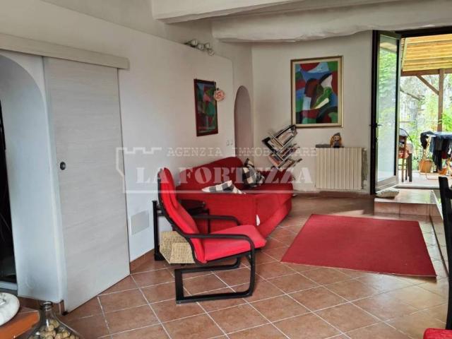 Villa Indipendente in vendita a Navacchio, Cascina