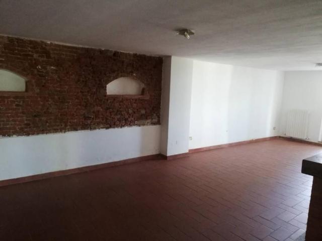 Villa Indipendente in vendita a Latignano, Cascina