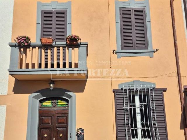 Villa Indipendente in vendita a San Donato, Cascina