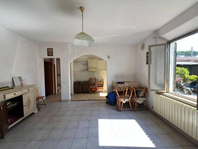 Villa Indipendente in vendita a Navacchio, Cascina