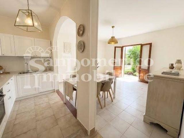 Villa Indipendente in vendita a San Frediano a Settimo, Cascina