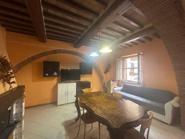 Villa Indipendente in vendita a San Frediano a Settimo, Cascina