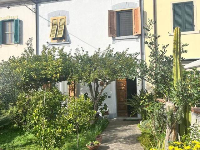 Villa Indipendente in vendita a Cascina, Toscana