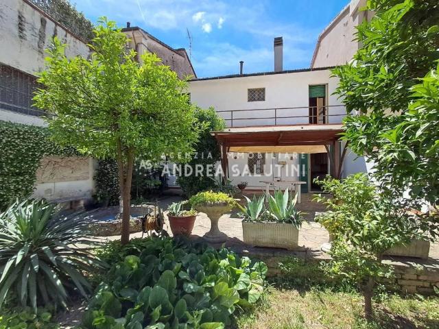 Villa Indipendente in vendita a Cascina, Toscana