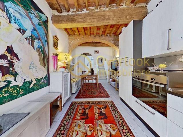 Villa Indipendente in vendita a San Frediano a Settimo, Cascina