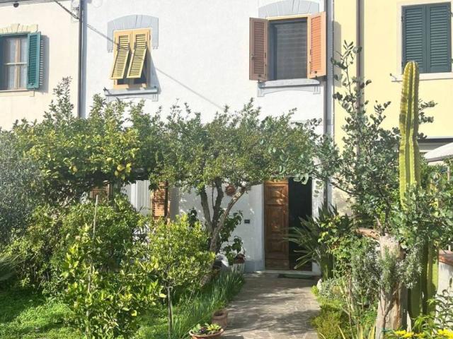 Villa Indipendente in vendita a Cascina, Toscana