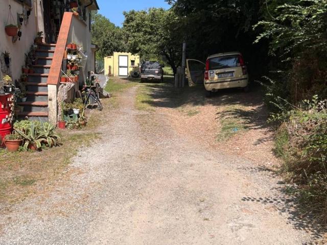 Villa Indipendente in vendita a Laiano, Cascina