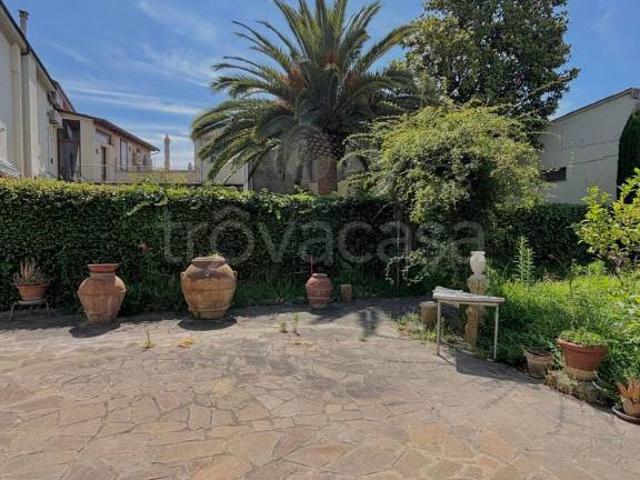 Villa Indipendente in vendita a Navacchio, Cascina