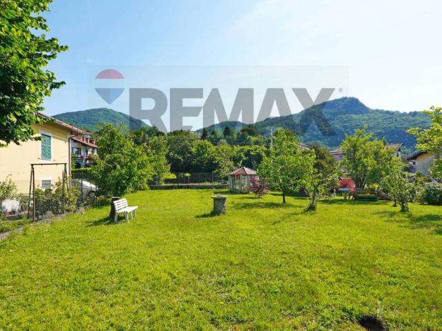 Villa Indipendente in vendita a Casella, Liguria
