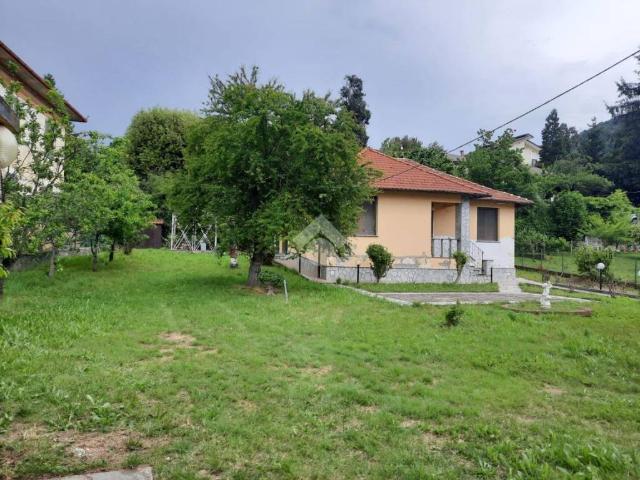 Villa Indipendente in vendita a Casella, Liguria