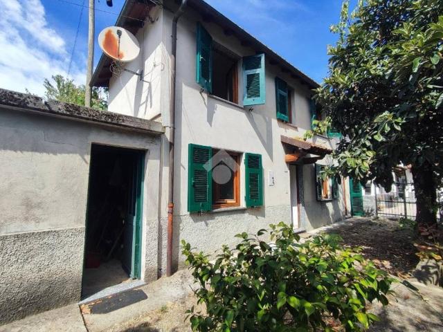 Villa Indipendente in vendita a Casella, Liguria