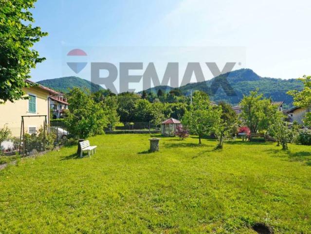 Villa Indipendente in vendita a Casella, Liguria