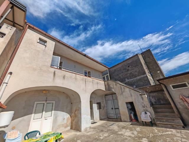 Villa Indipendente in vendita a Caserta, Campania