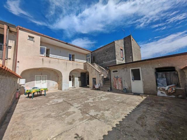 Villa Indipendente in vendita a Caserta, Campania