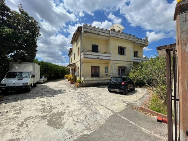 Villa Indipendente in vendita a Centro Storico, Caserta