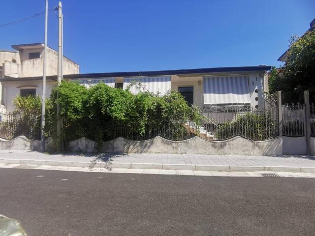 Villa Indipendente in vendita a Acquaviva, Caserta