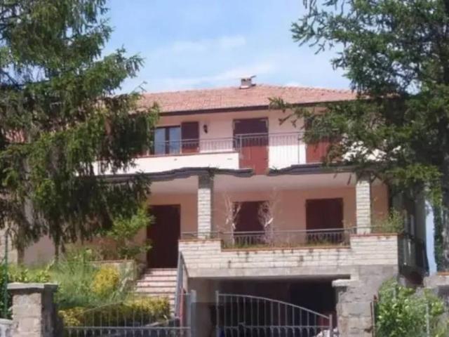 Villa Indipendente in vendita a Appennino Reggiano, Re