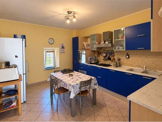 Villa Indipendente in vendita a Appennino Reggiano, Re