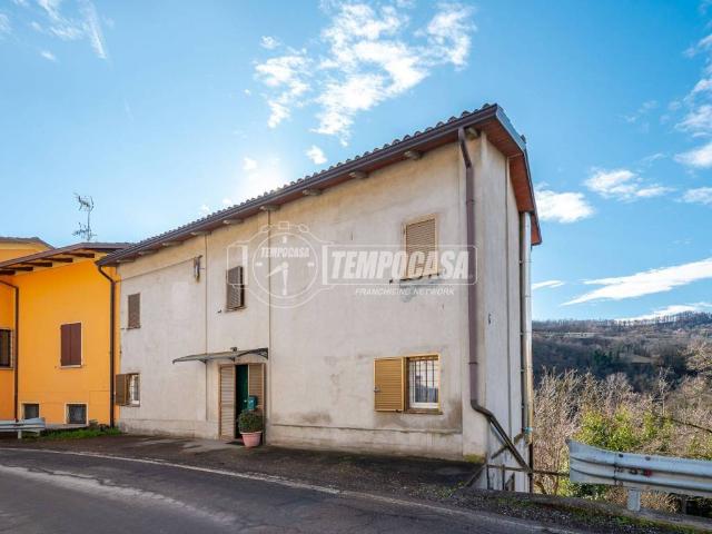 Villa Indipendente in vendita a Appennino Reggiano, Re