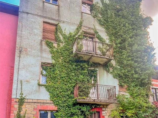 Villa Indipendente in vendita a Appennino Reggiano, Re
