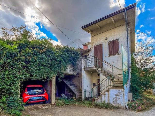 Villa Indipendente in vendita a Appennino Reggiano, Re