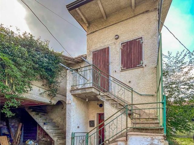 Villa Indipendente in vendita a Appennino Reggiano, Re