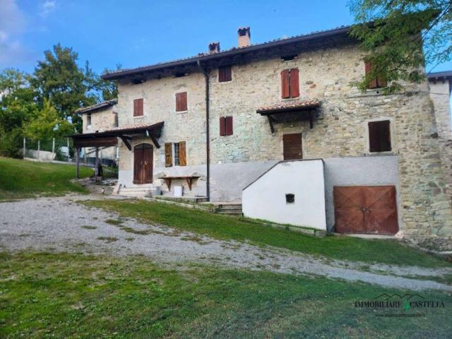 Villa Indipendente in vendita a Appennino Reggiano, Re