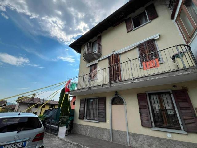 Villa Indipendente in vendita a Casnigo, Lombardia