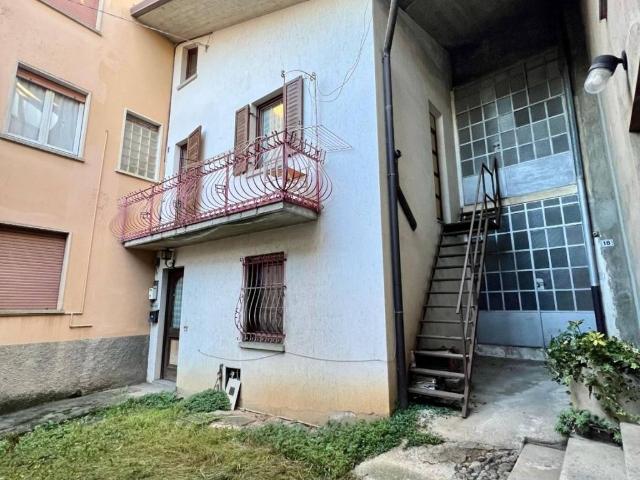 Villa Indipendente in vendita a Casnigo, Lombardia